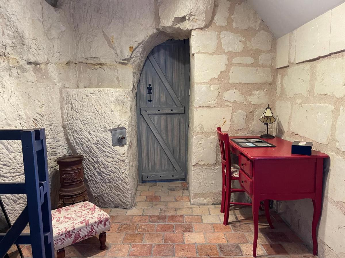 Villa L'Escale Troglo Au Bord De La Loire Souzay-Champigny Exterior foto